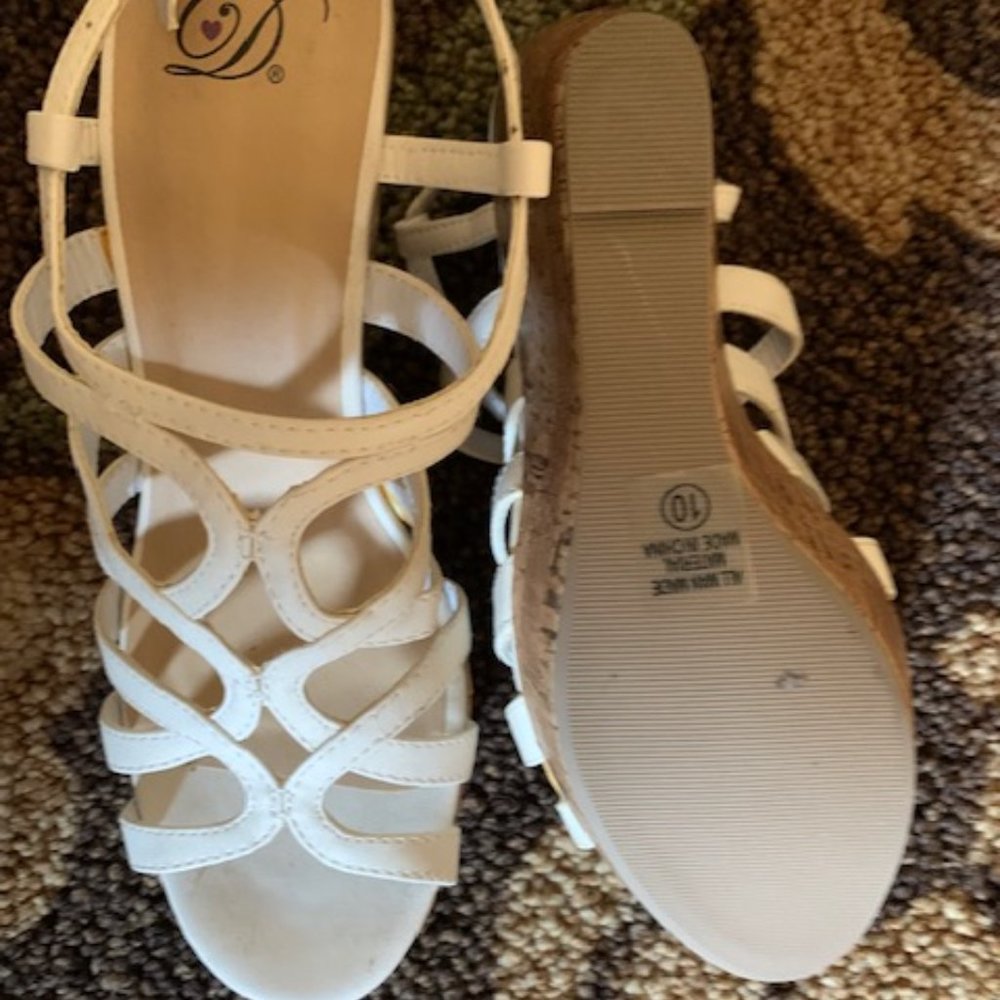 Adorable Wedge Shoes never worn!